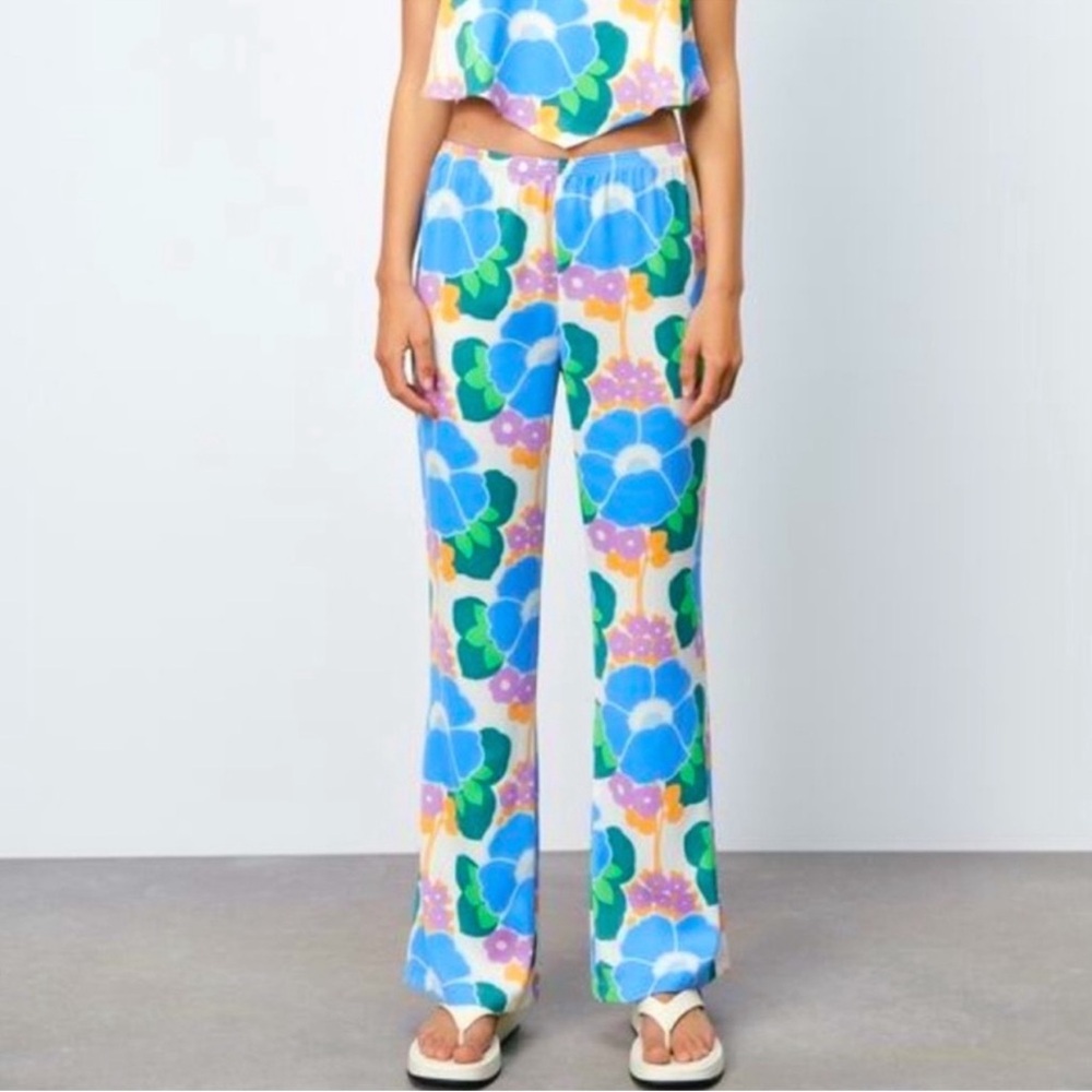 Zara Blue and Green Floral Straight Leg Pants